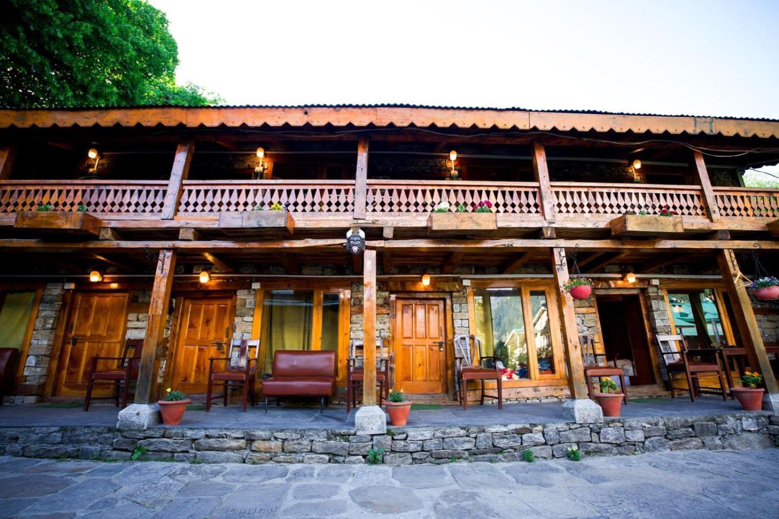 Mudhouse Old Manali Bed & Breakfast Bagian luar foto